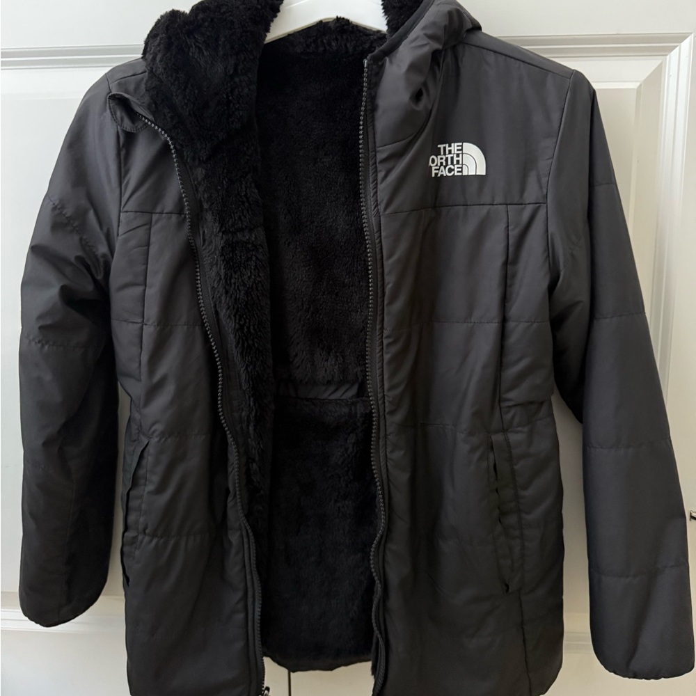 The North Face Teen Girls Size 10 Black Reversible Jacket.